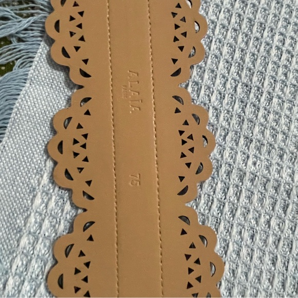 Alaïa Pink Scalloped Laser-Cut Leather Waist Belt main image 7